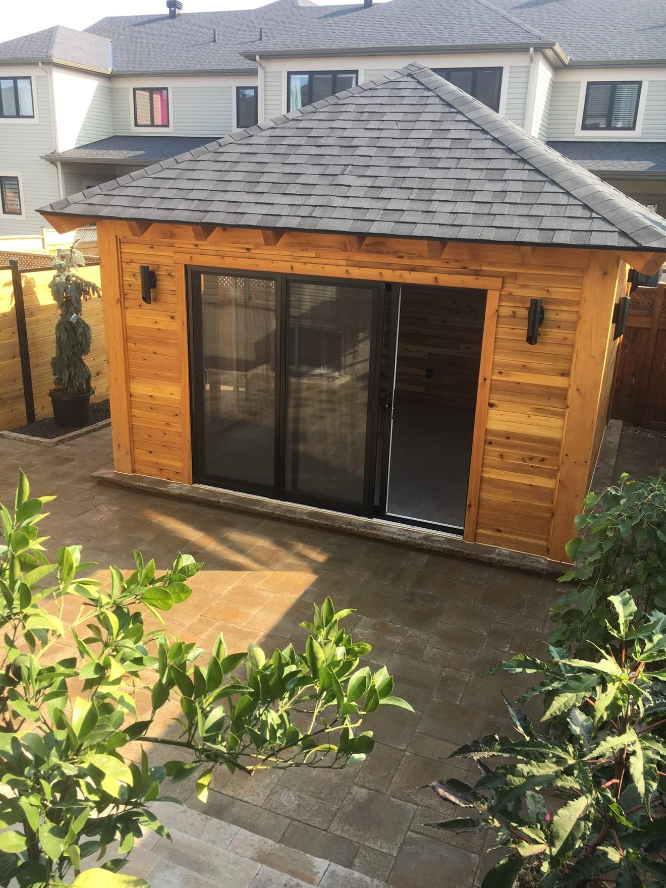 Cèdre & porte vitrée